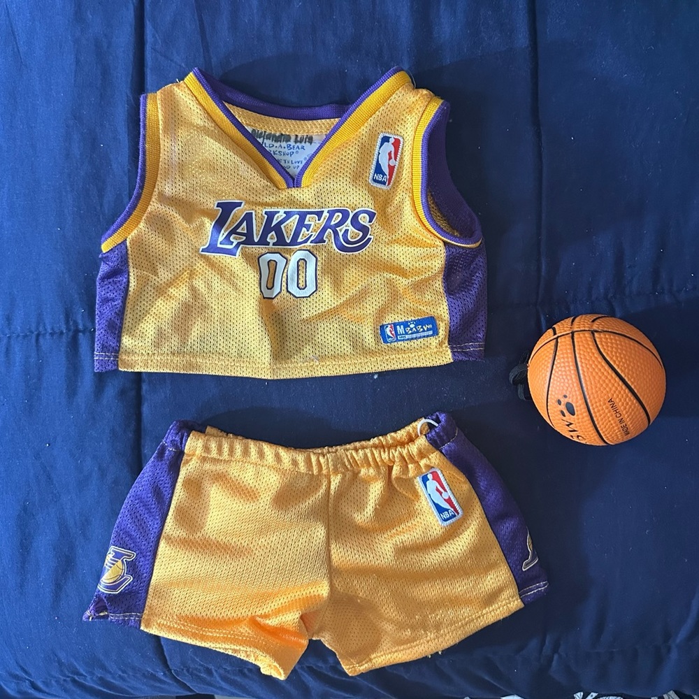 Lakers Build a Bear Outfit